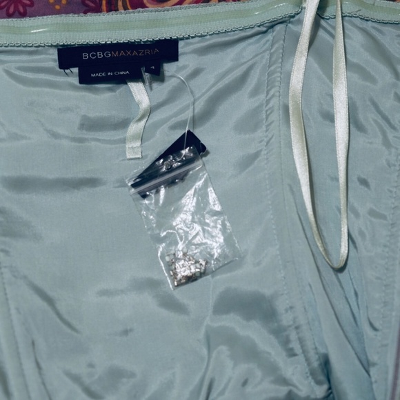 BCBG Mint Green Silk, Beaded Dress, Size 4 - Picture 5 of 5